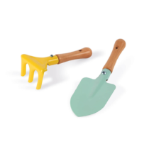 63315645_20210921141051-gardening-tools-set
